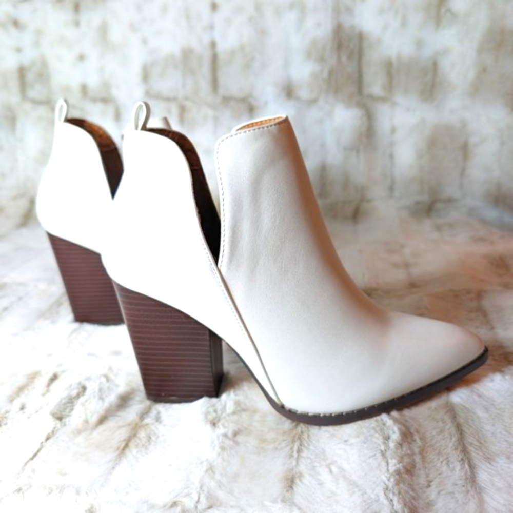 *Mata Brand New White Split Sides western cowboy Ankle Boots